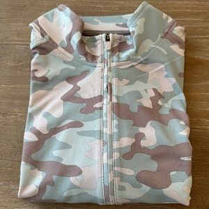 Johnnie-O Titan Camo prep-formance 1/4 zip pullover men's medium